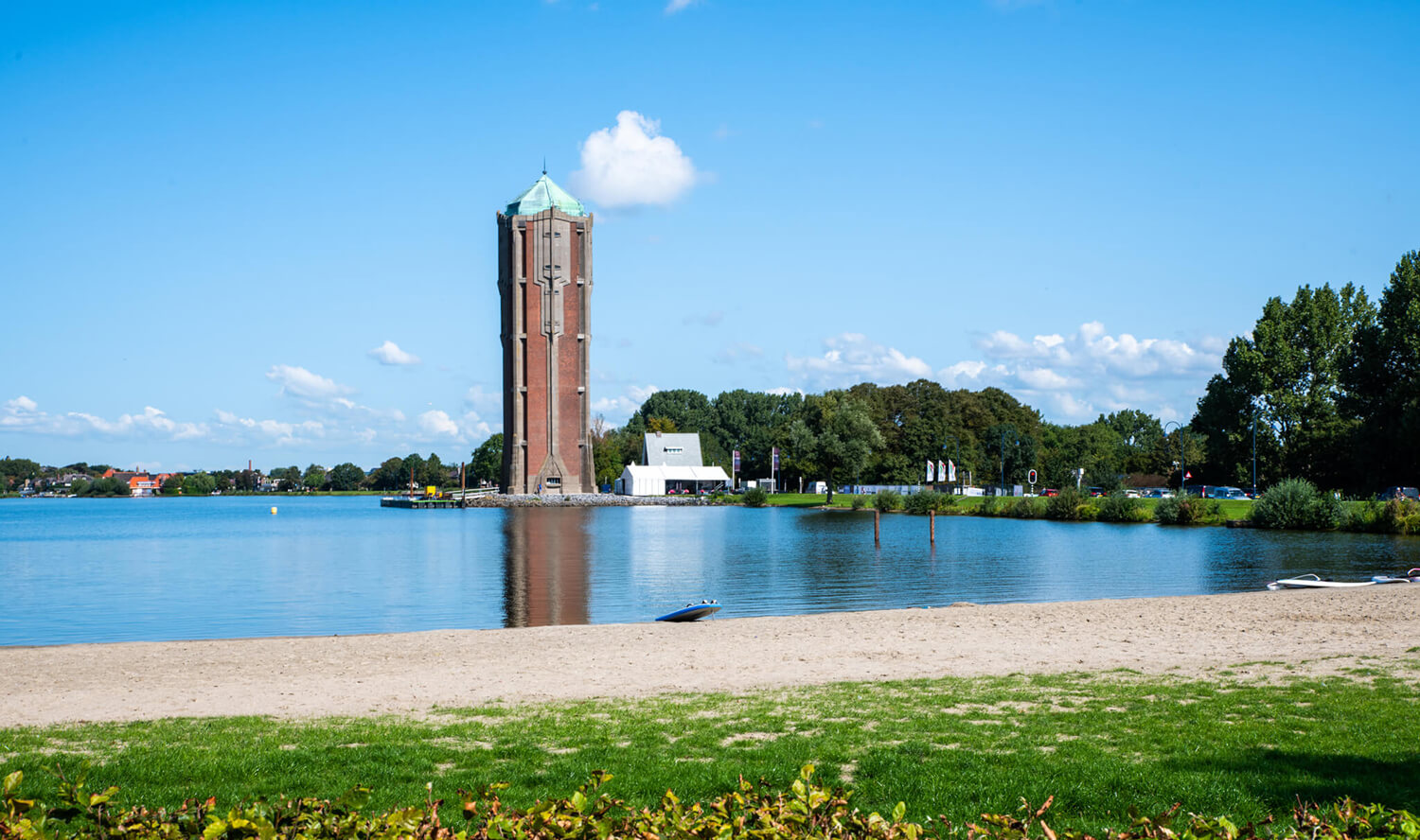 Watersport- en recreatiegebied Surfeiland Aalsmeer