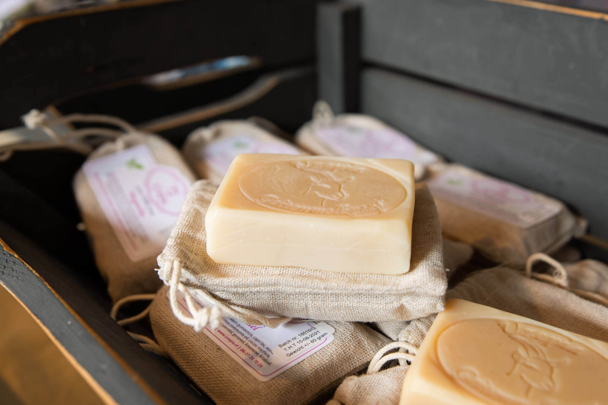 Meet the local in Aalsmeer: Leontien from Soap Studio Uzepia