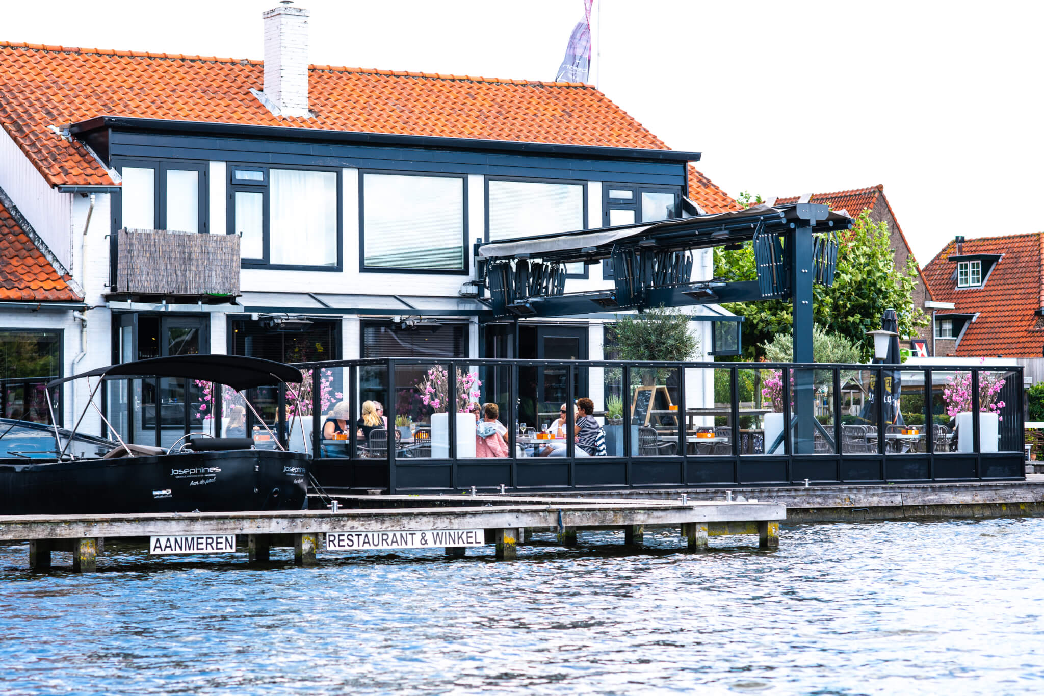 Westeinderplassen - Restaurant - Dutch Lake
