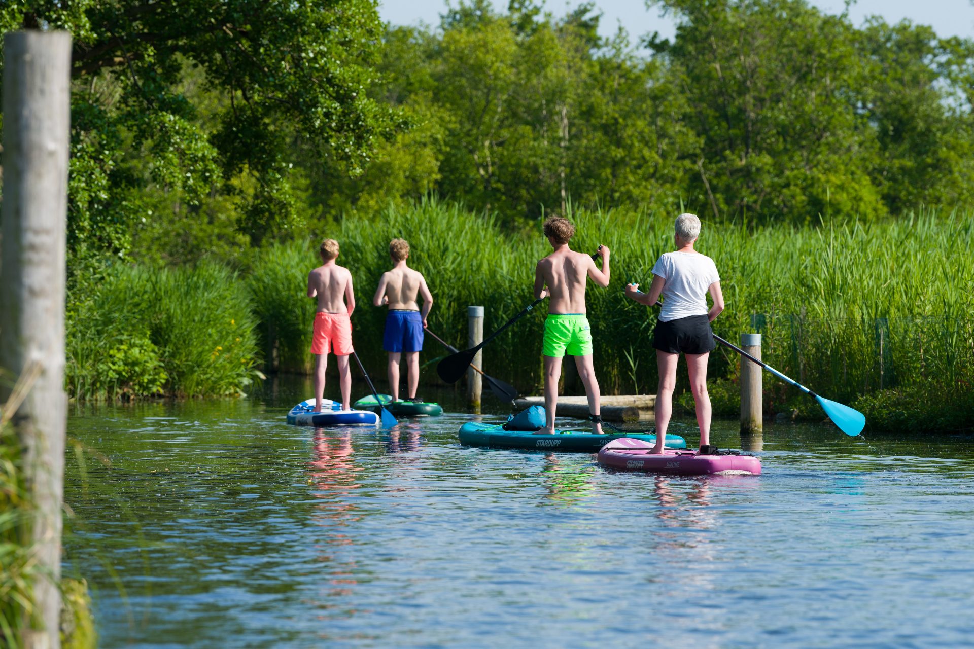 Suppen, duurzame watersport op de Westeinderplassen in Aalsmeer