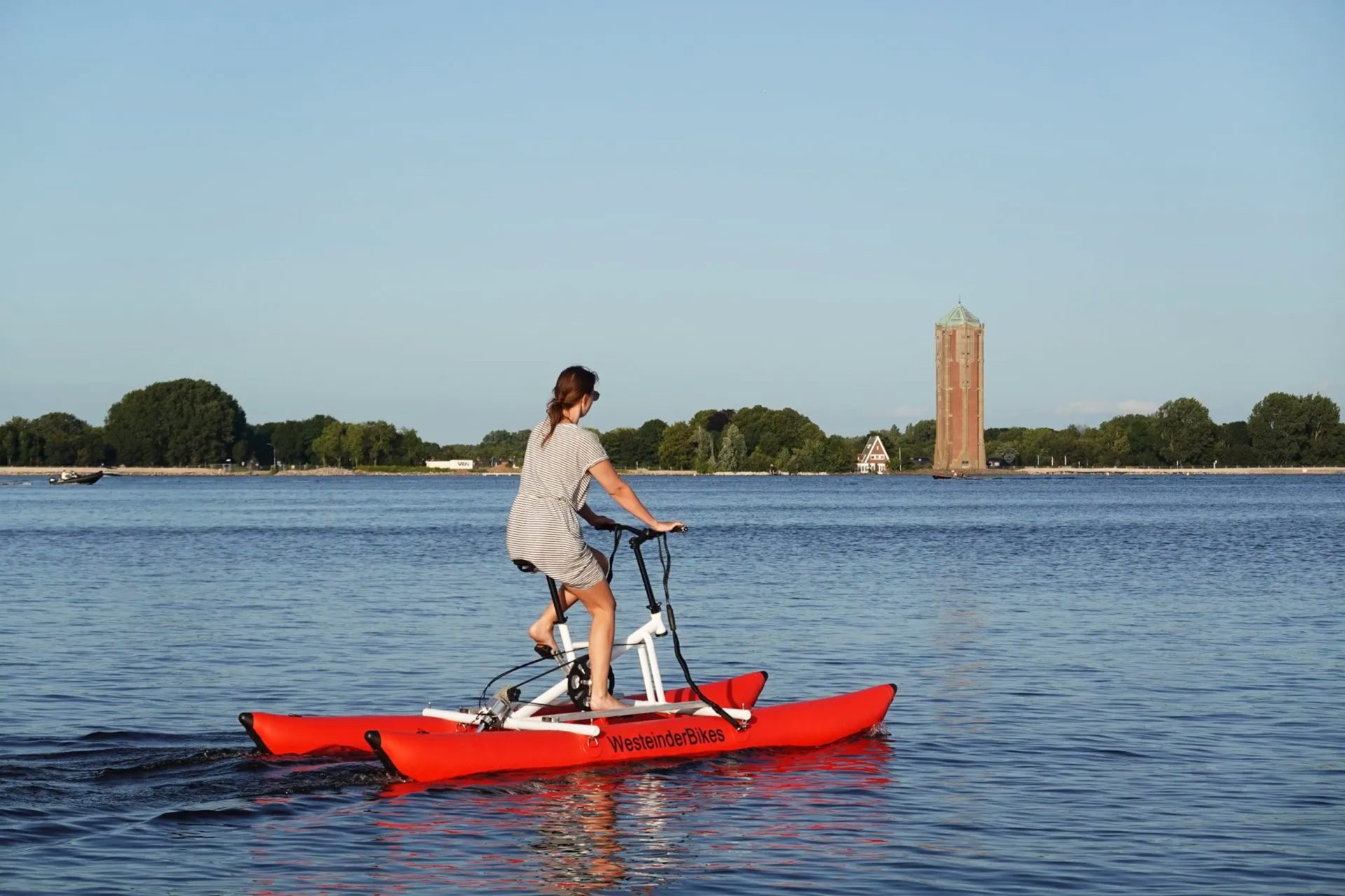 Waterfietsen op de Westeinderplassen