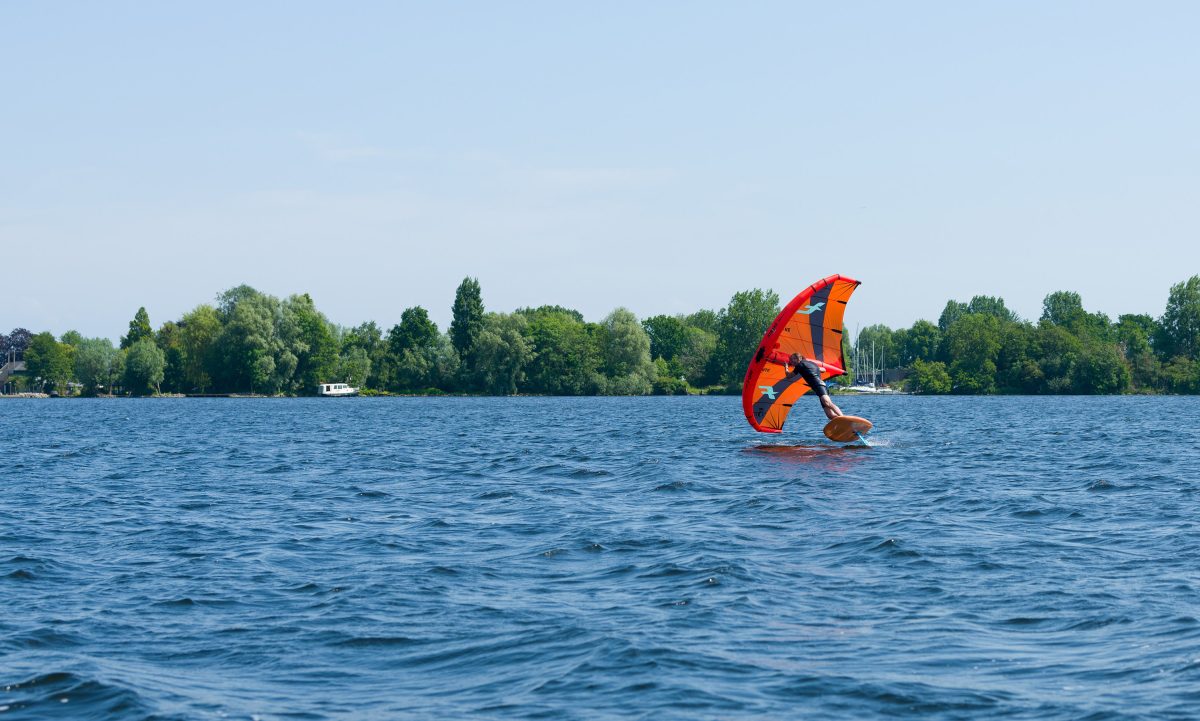 Wingfoilen op de Westeinderplassen