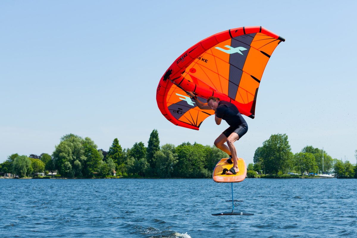 Wingfoilen op de Westeinderplassen