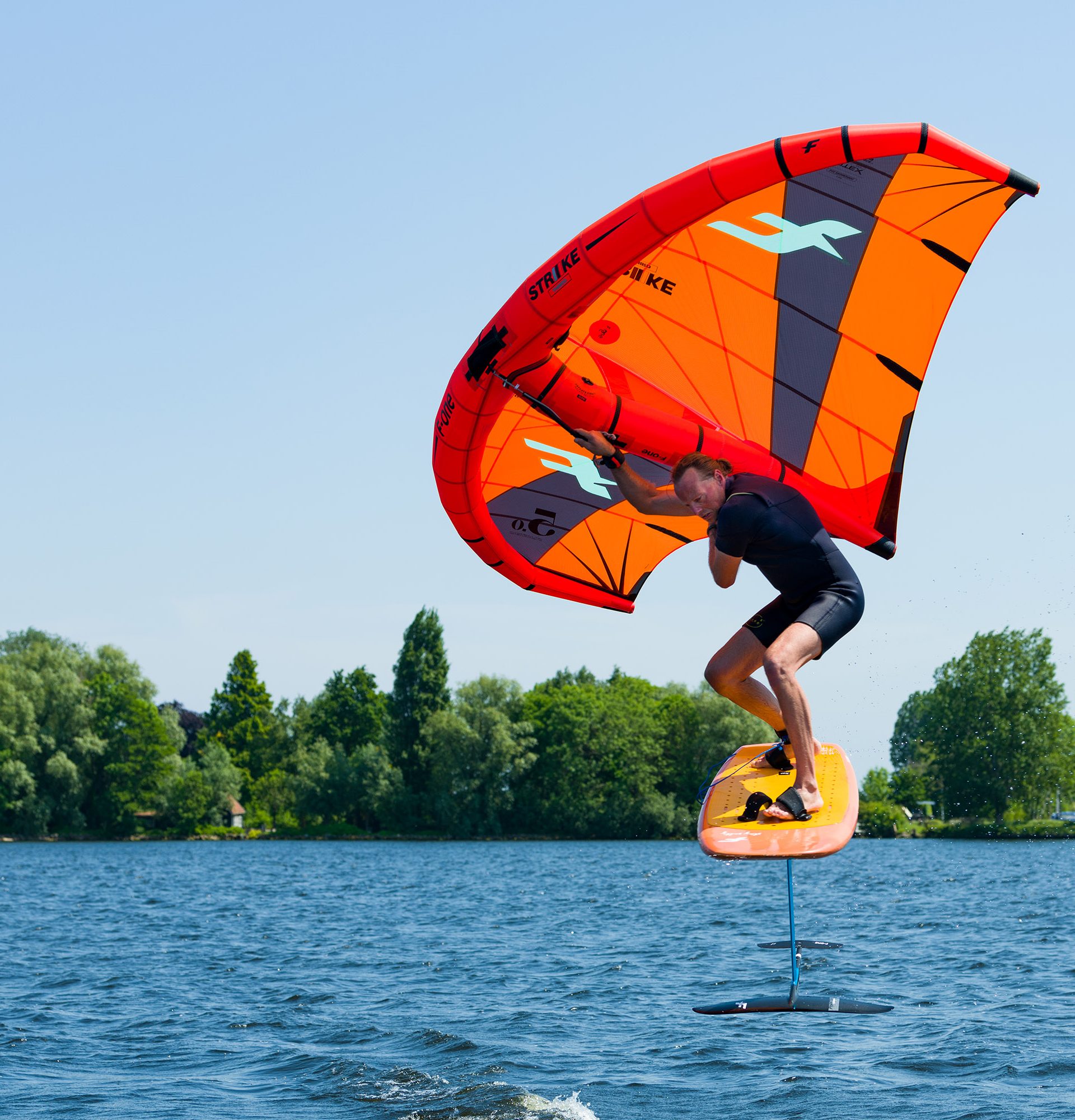 Wingfoilen op de Westeinderplassen