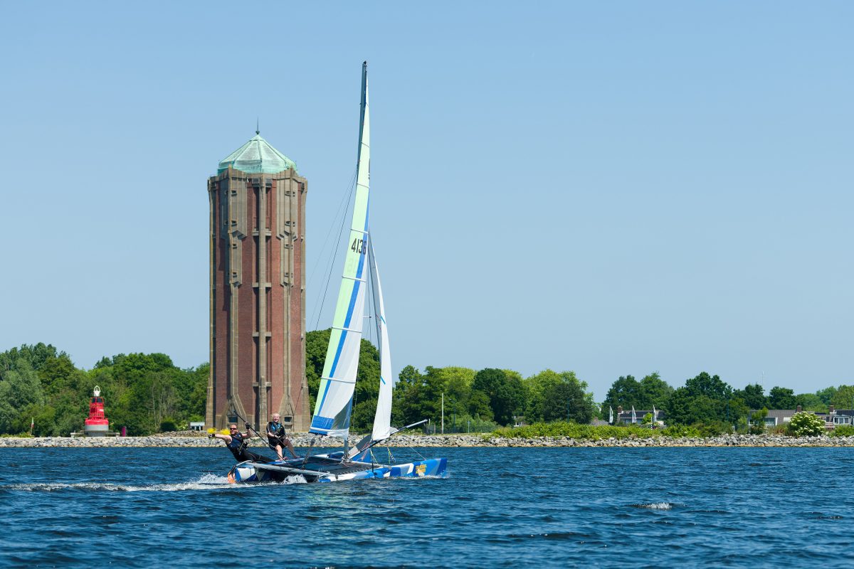 Zeilen op de Westeinderplassen