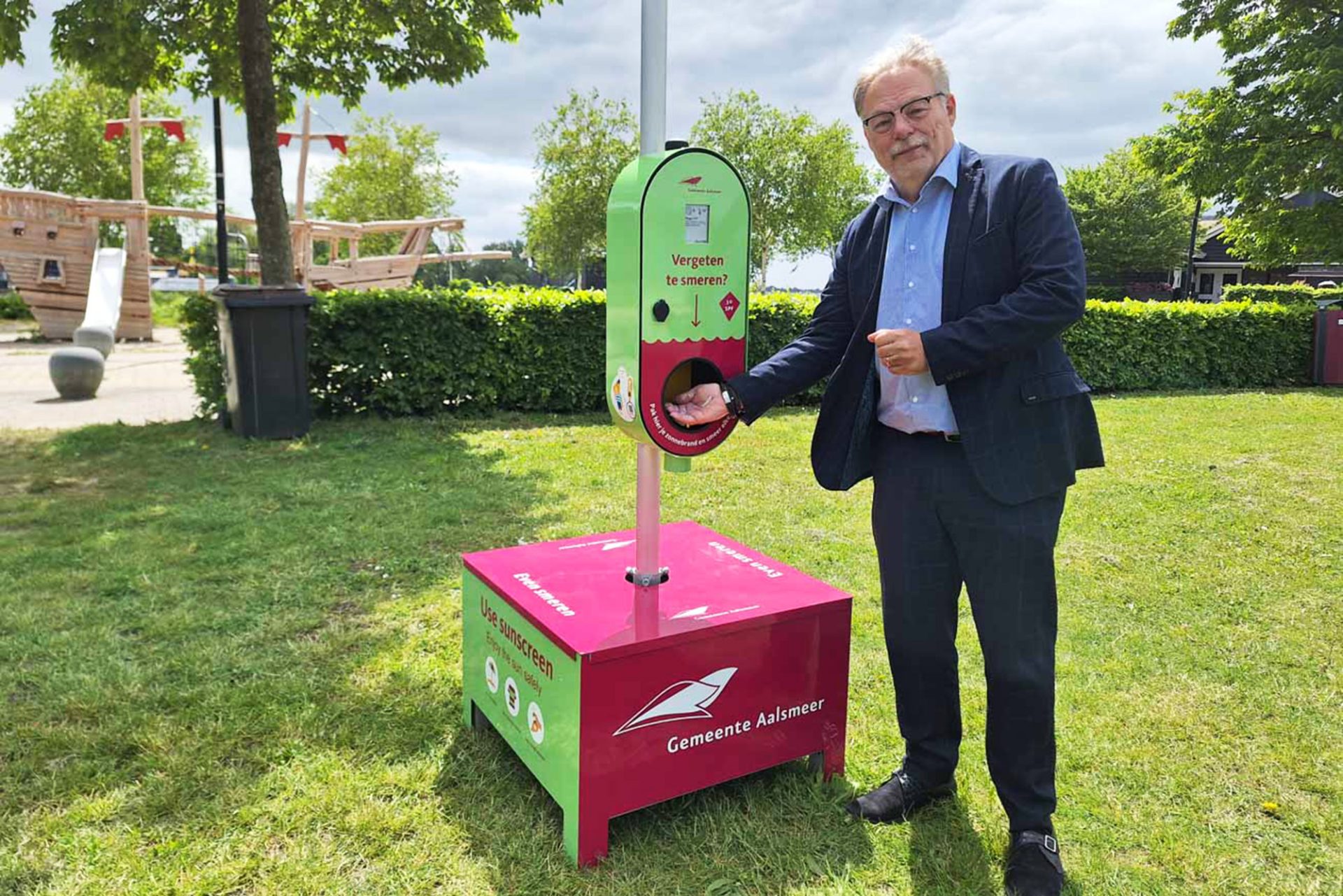 Zonnebrandpaal bij Surfeiland Aalsmeer